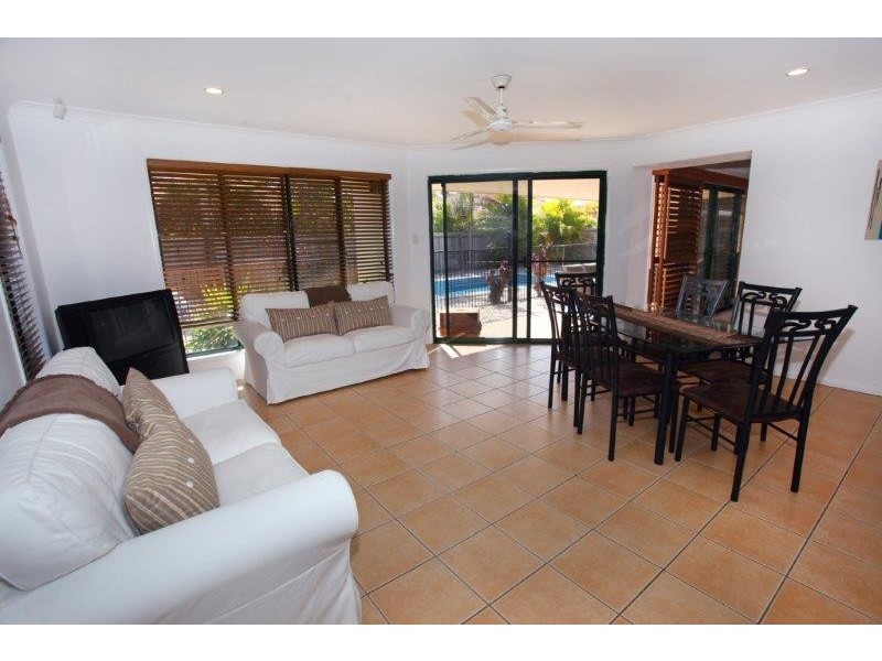21 Baker-Finch Place, Twin Waters QLD 4564