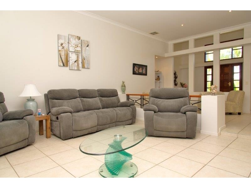 8 Pampling Place, Twin Waters QLD 4564