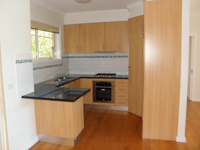 2/76 Porter Road, Heidelberg Heights VIC 3081