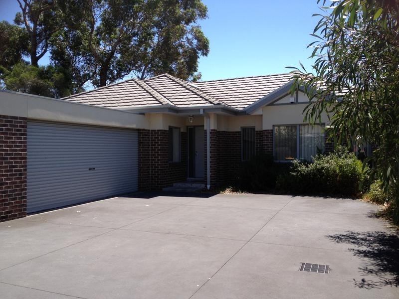 2/76 St Hellier Street, Heidelberg Heights VIC 3081