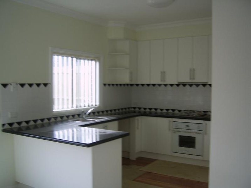 2/76 St Hellier Street, Heidelberg Heights VIC 3081