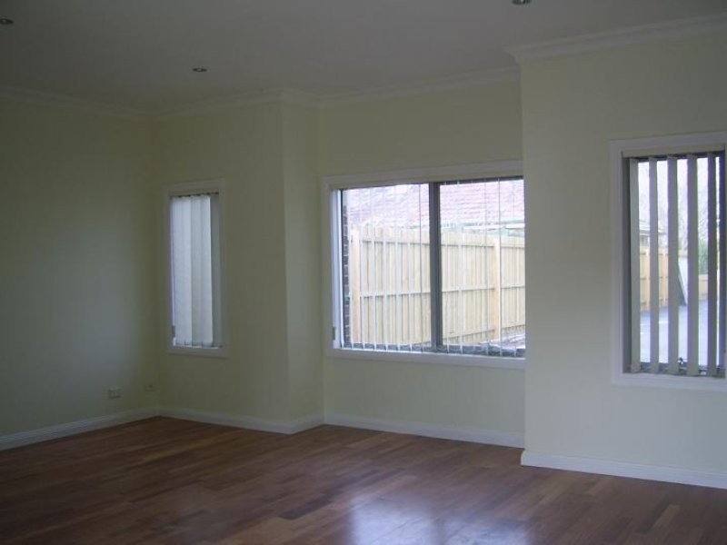 2/76 St Hellier Street, Heidelberg Heights VIC 3081