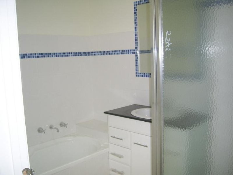 2/76 St Hellier Street, Heidelberg Heights VIC 3081