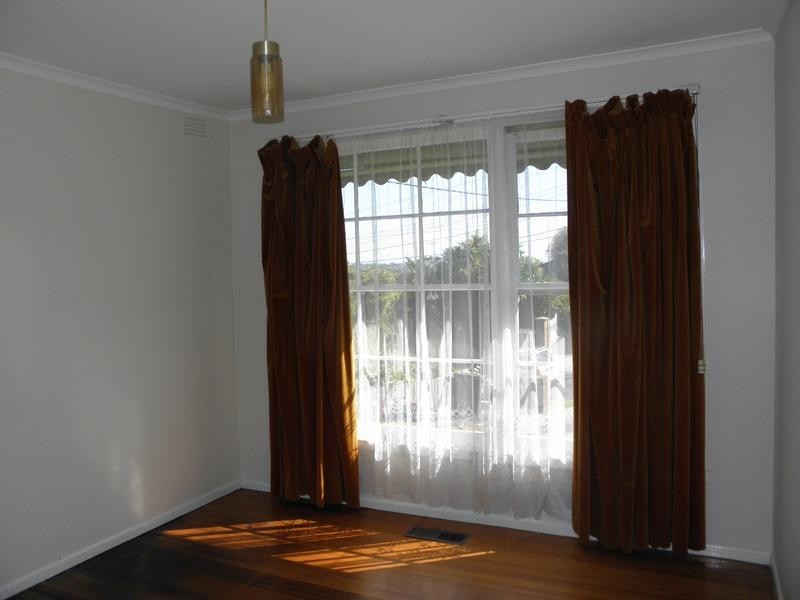 16 Rathmullen Quadrant, Doncaster VIC 3108