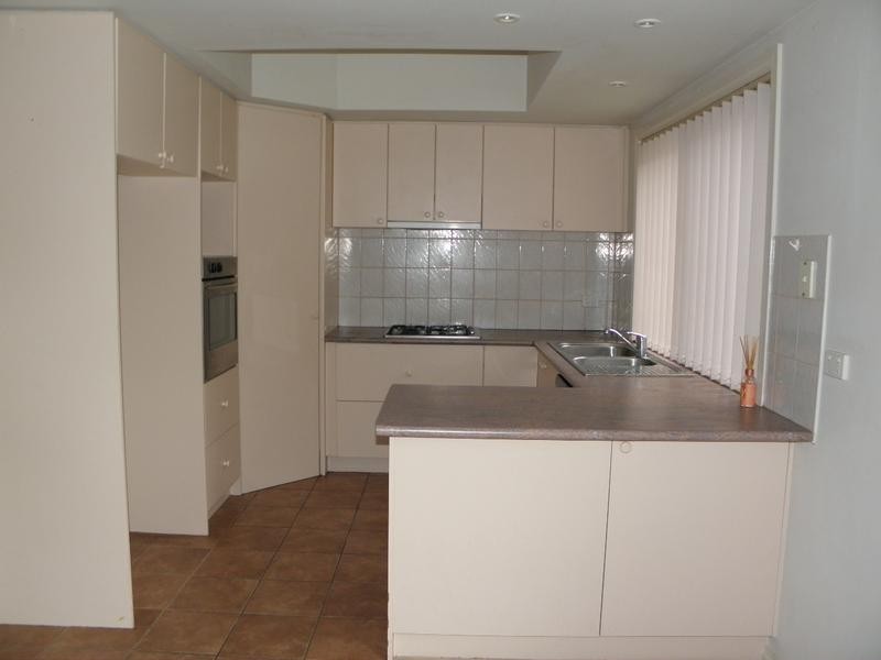 35 Crest Grove, Nunawading VIC 3131