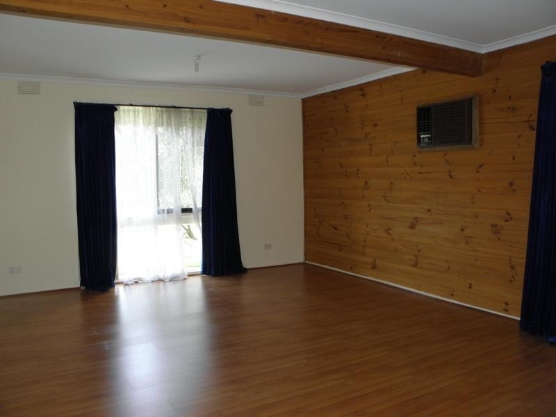 77 Wallace Road, Wantirna South VIC 3152