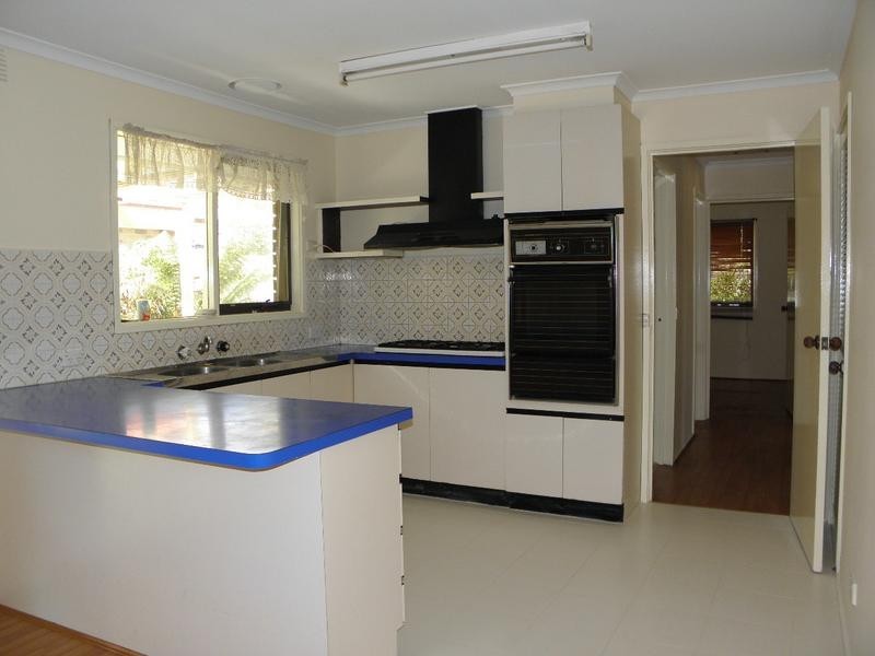 77 Wallace Road, Wantirna South VIC 3152