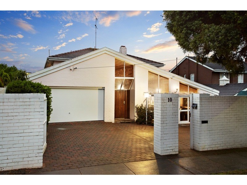 10 Robyn Street, Doncaster VIC 3108