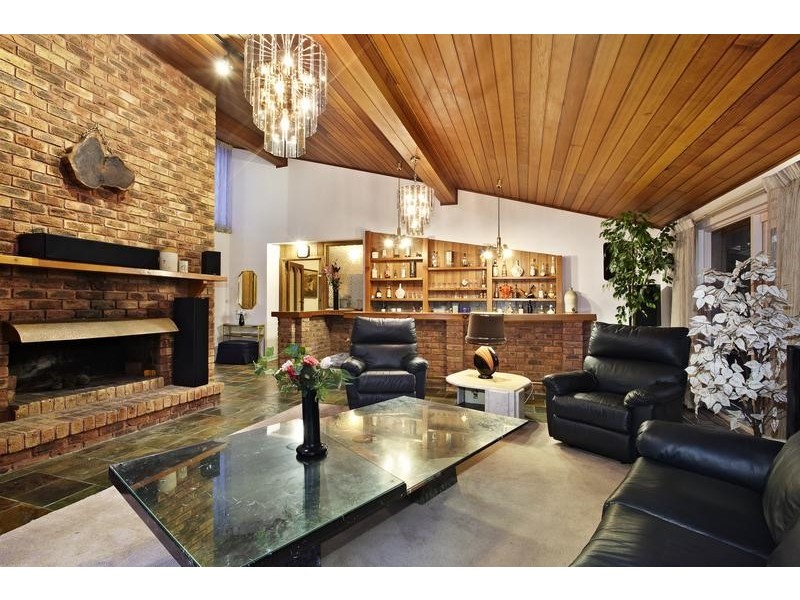 10 Robyn Street, Doncaster VIC 3108