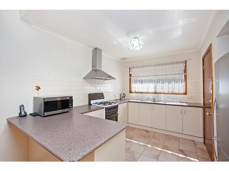 82 Scott Grove, Kingsbury VIC 3083