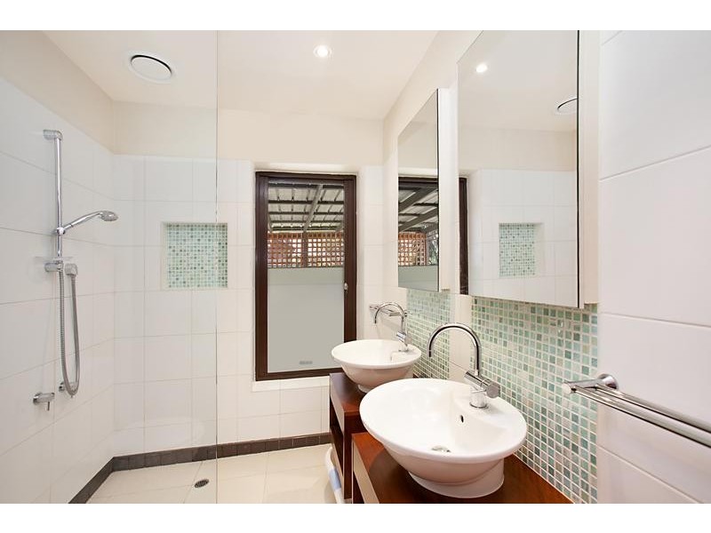 82 Scott Grove, Kingsbury VIC 3083