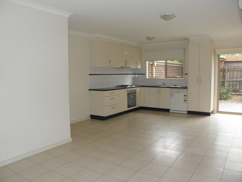 2/32 New Street, Ringwood VIC 3134