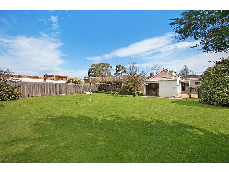 50 Station St, Burwood VIC 3125