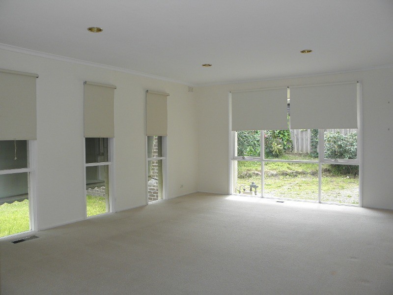 2 Pettys Lane, Doncaster VIC 3108