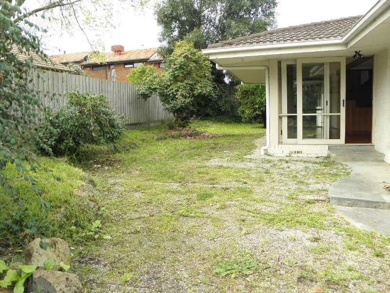 2 Pettys Lane, Doncaster VIC 3108