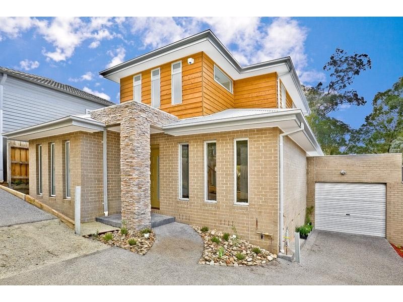 2/17 Brownes Crescent, Eltham VIC 3095