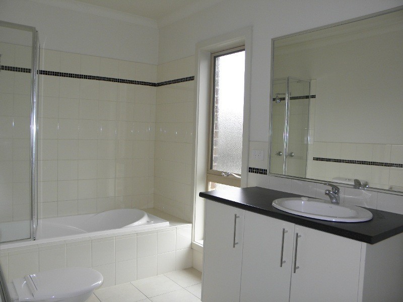 8/30 – 32 New Street, Ringwood VIC 3134