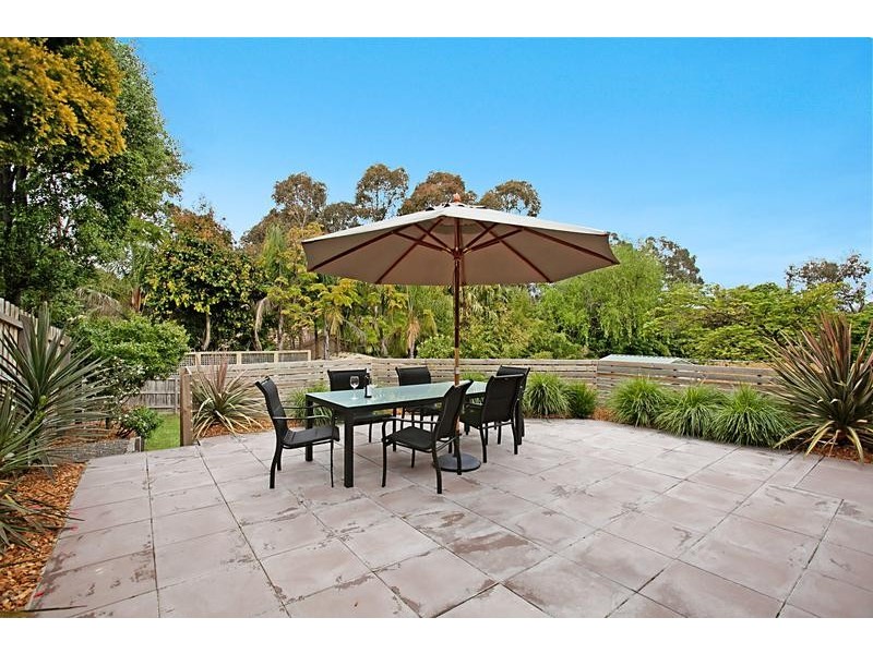 14 Peter Street, Doncaster East VIC 3109