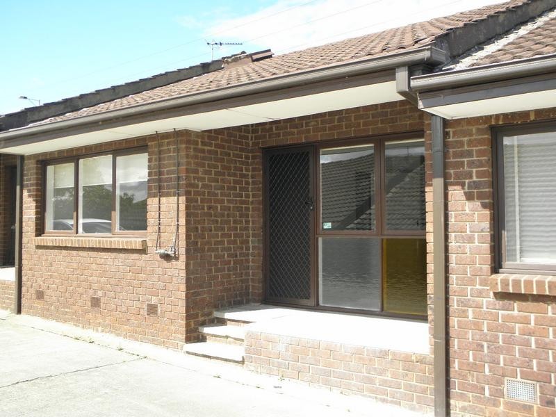 2/1 Meaker Avenue, Oak Park VIC 3046