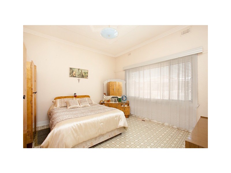 36 Lansdowne Street, Pascoe Vale South VIC 3044