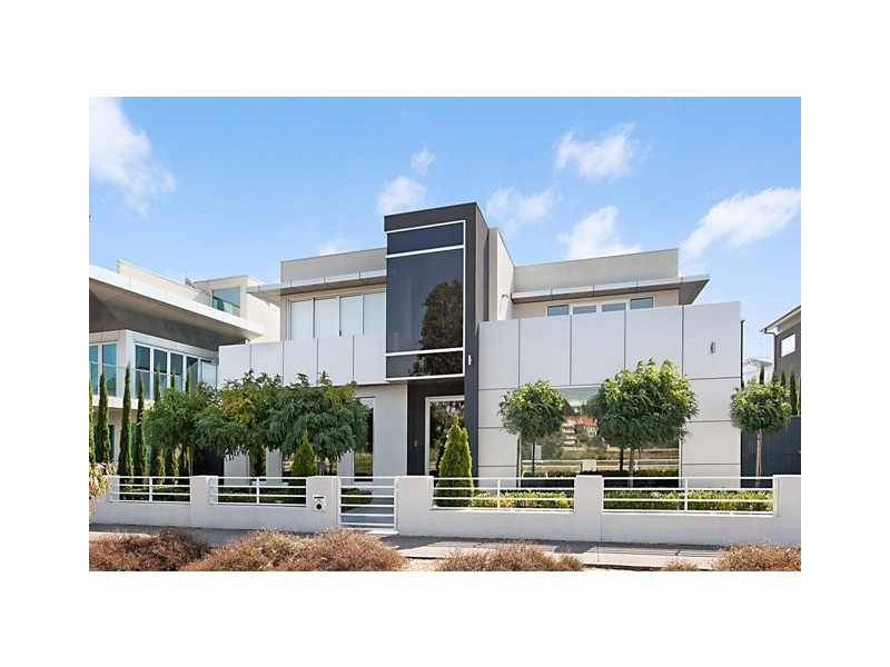 70 Cumberland Drive, Maribyrnong VIC 3032