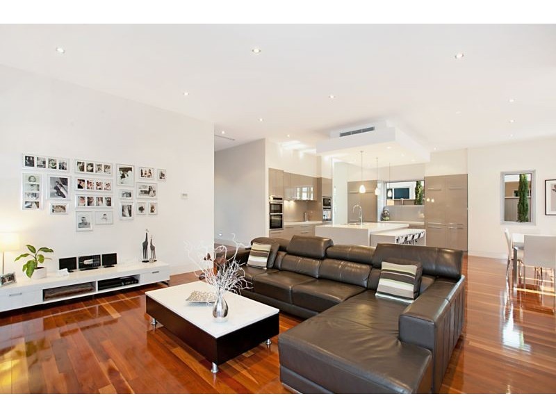 70 Cumberland Drive, Maribyrnong VIC 3032