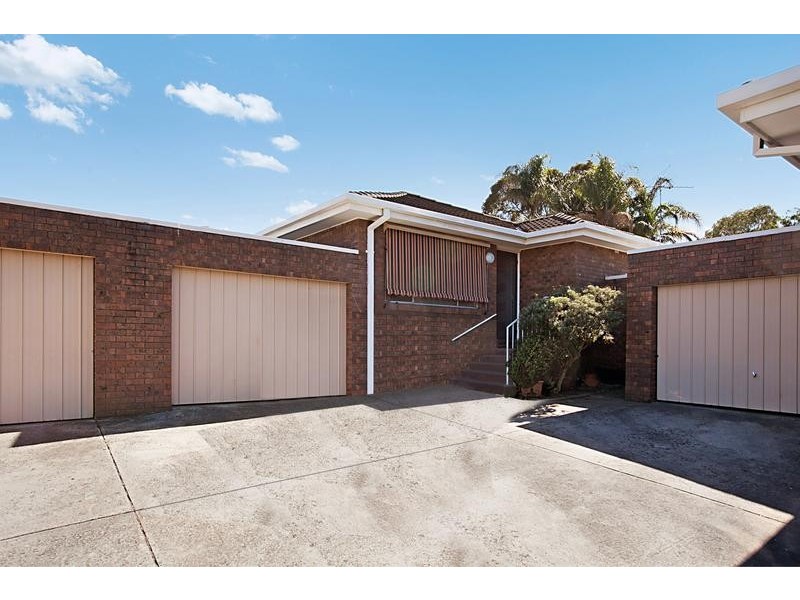 2/61 Furneaux Grove, Bulleen VIC 3105
