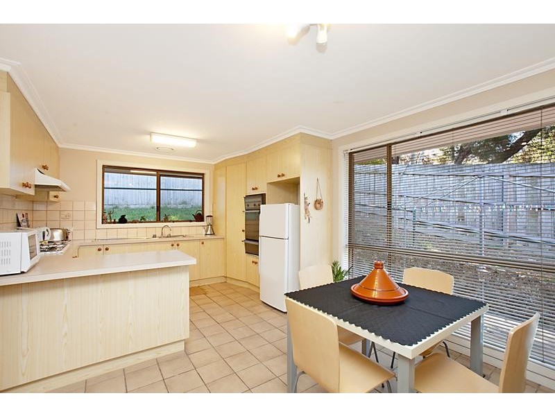 2/11 Estelle Street, Bulleen VIC 3105