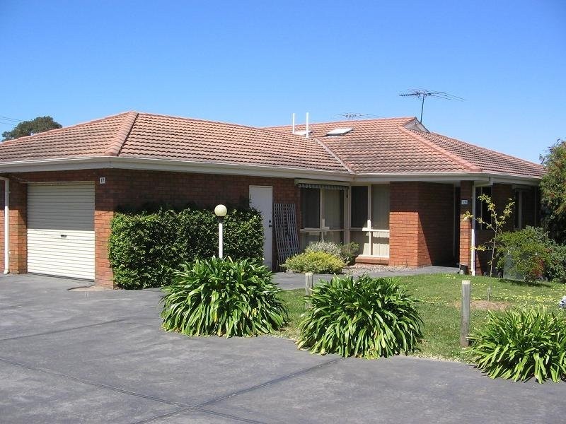 17/9-13 Wetherby Road, Doncaster VIC 3108