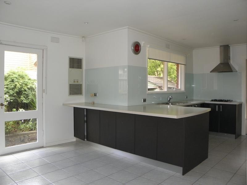 9 White Way, Bulleen VIC 3105