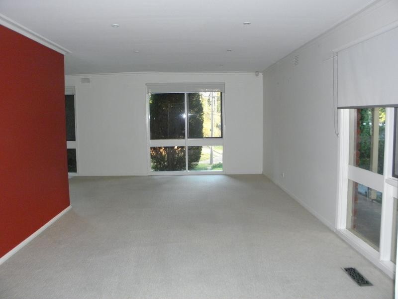 9 White Way, Bulleen VIC 3105