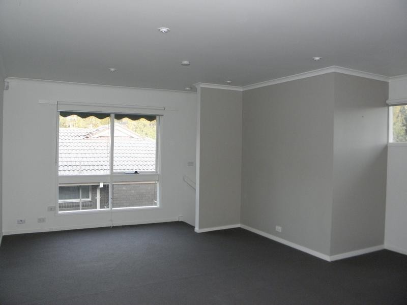 9 White Way, Bulleen VIC 3105