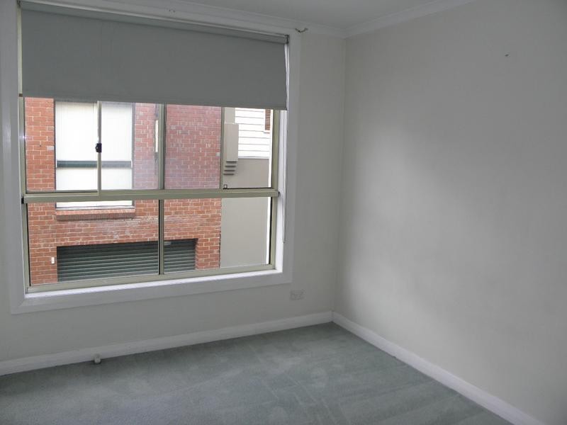 2/23 Holtom Street East, Carlton North VIC 3054