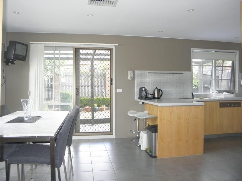 1/10 Bullen Street, Doncaster East VIC 3109