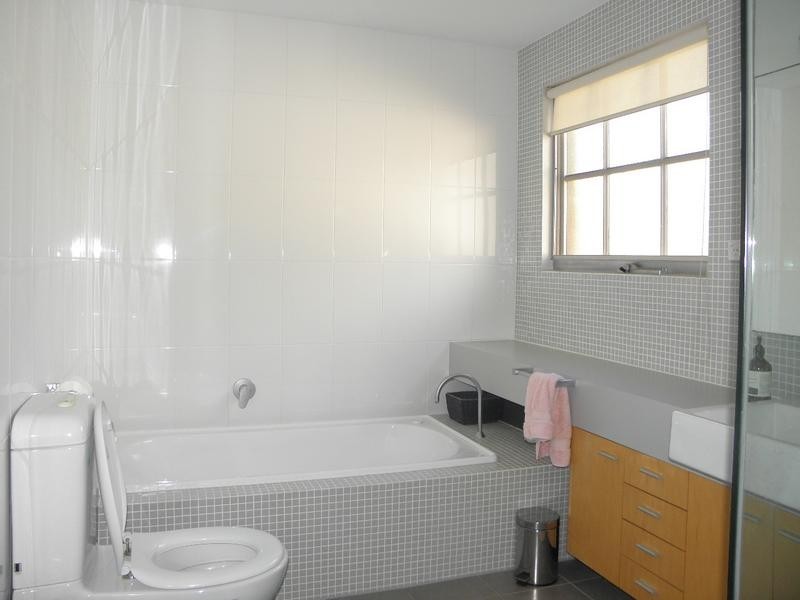 1/10 Bullen Street, Doncaster East VIC 3109