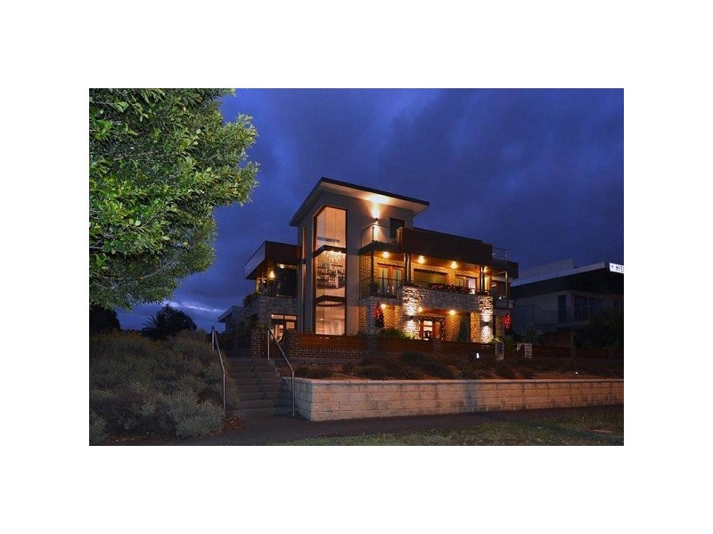 74 Cumberland Drive, Maribyrnong VIC 3032