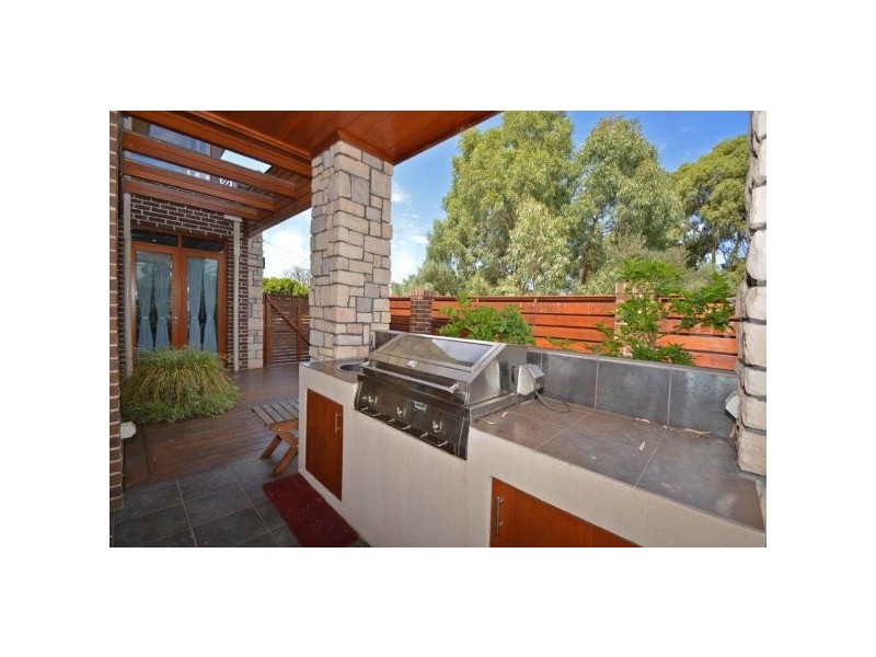 74 Cumberland Drive, Maribyrnong VIC 3032
