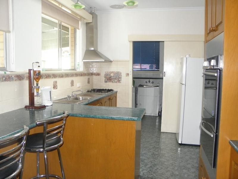 1/20 Atkinson Stret, Chadstone VIC 3148