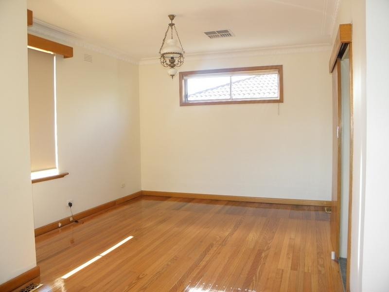 1/20 Atkinson Stret, Chadstone VIC 3148