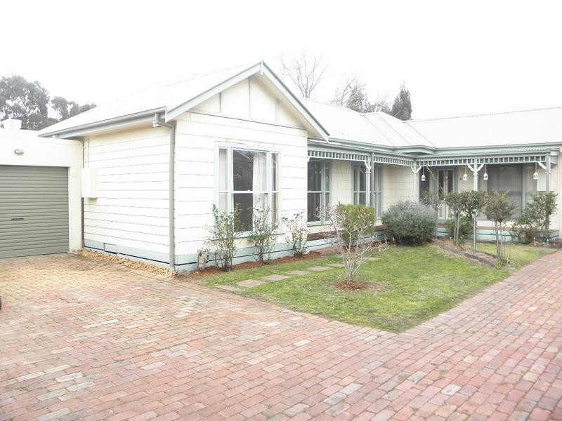 2/91 Truman Street, South Kingsville VIC 3015