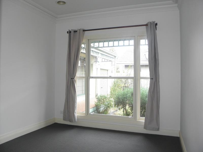2/91 Truman Street, South Kingsville VIC 3015