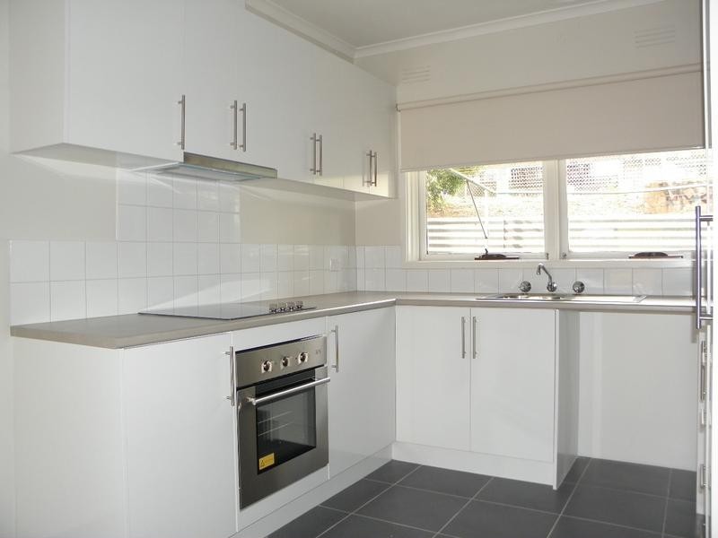 1/1 Meaker Avenue, Oak Park VIC 3046