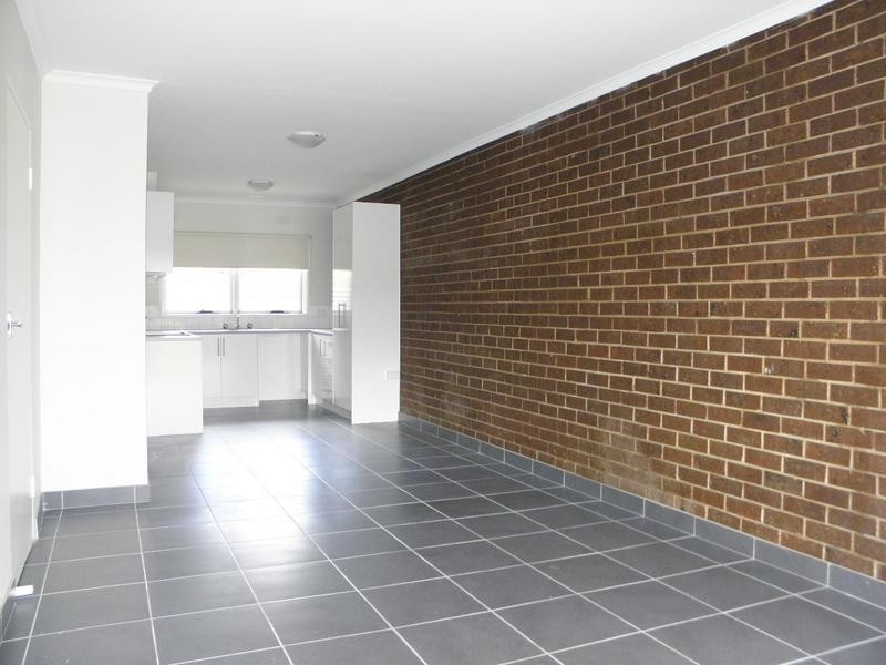 1/1 Meaker Avenue, Oak Park VIC 3046