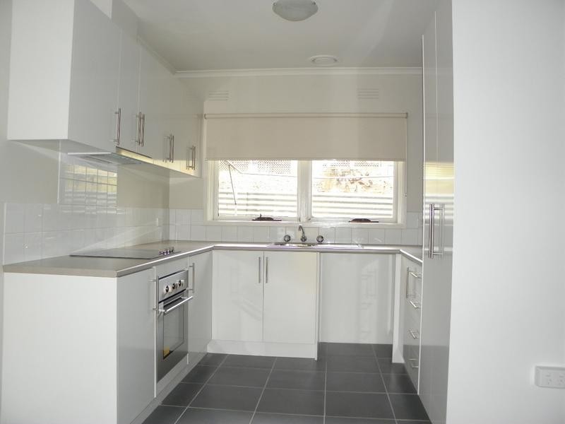 1/1 Meaker Avenue, Oak Park VIC 3046