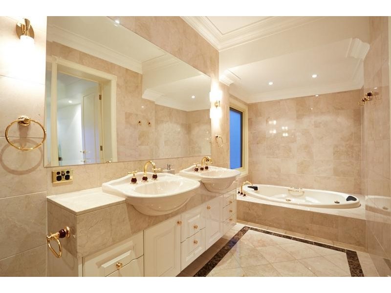 5 Bay Avenue, Mount Eliza VIC 3930