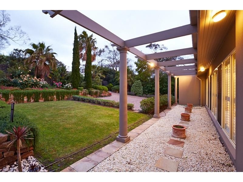 5 Bay Avenue, Mount Eliza VIC 3930