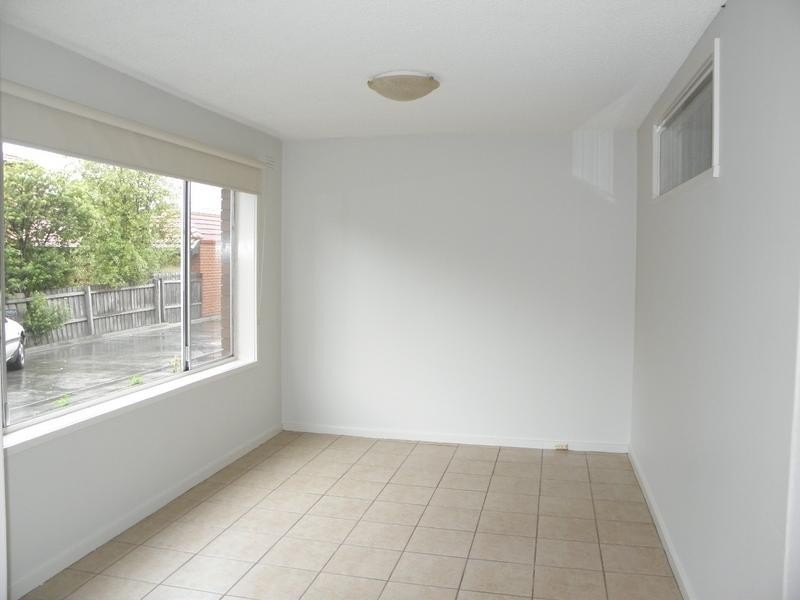 2/30 Sandown Road, Ascot Vale VIC 3032