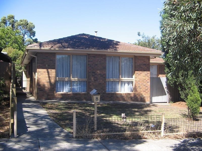 8 Marshall Drive, Mill Park VIC 3082