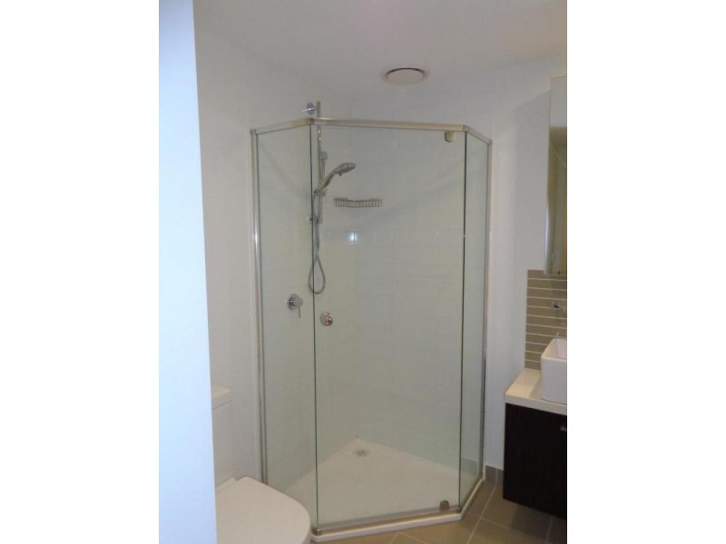 2203/8 Sutherland Street, Melbourne VIC 3000