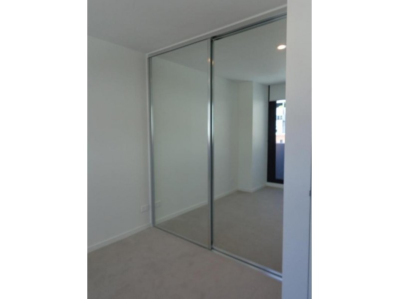 407/8 Sutherland Street, Melbourne VIC 3000